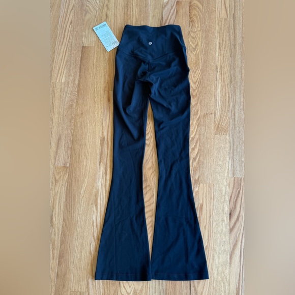BNWT lululemon Align V-Waist Mini-Flare Pant - Size 2 - Black - Picture 7 of 9